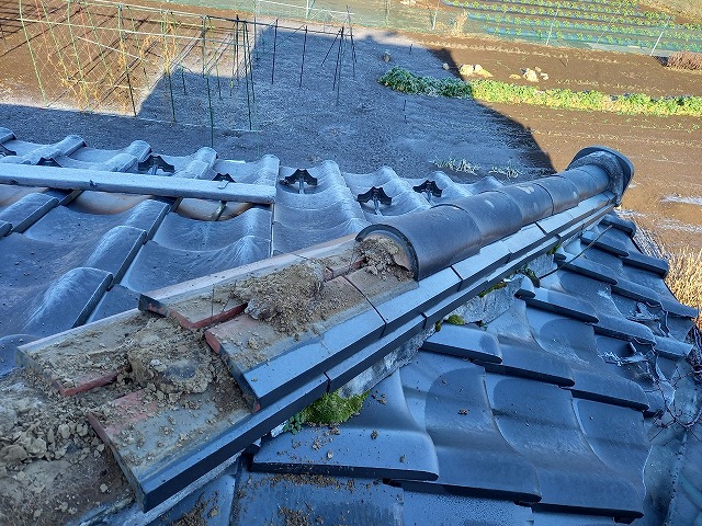 隅棟の解体作業